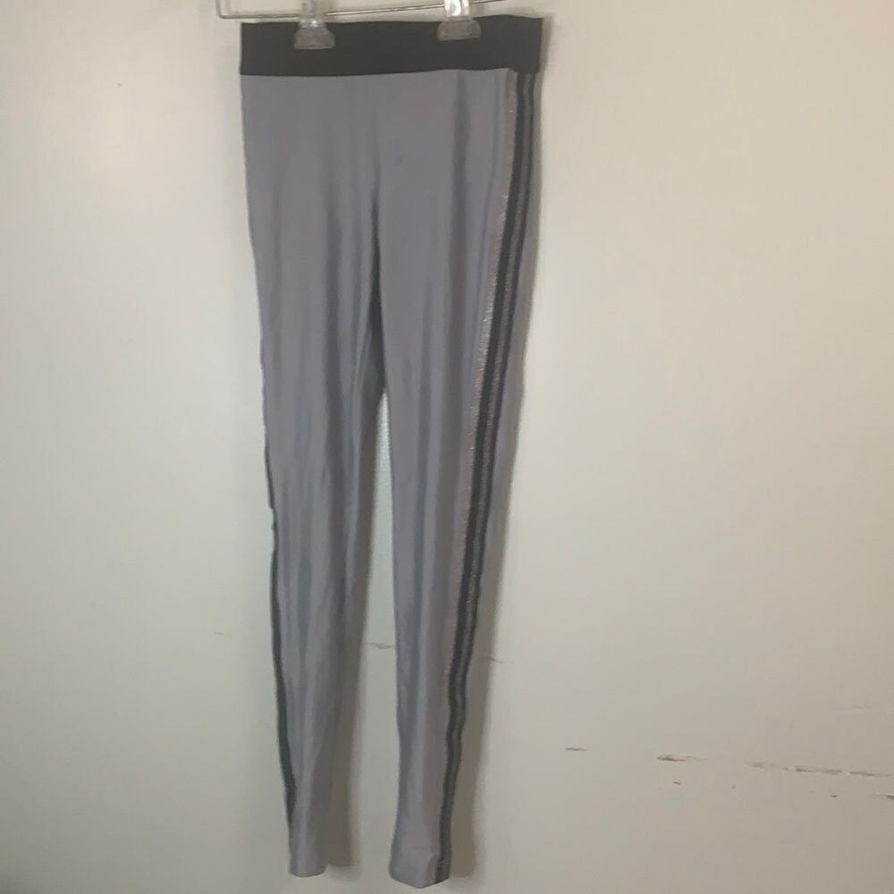 KORAL GREY LEGGINGS WITH SILVER & BLACK STRIPED